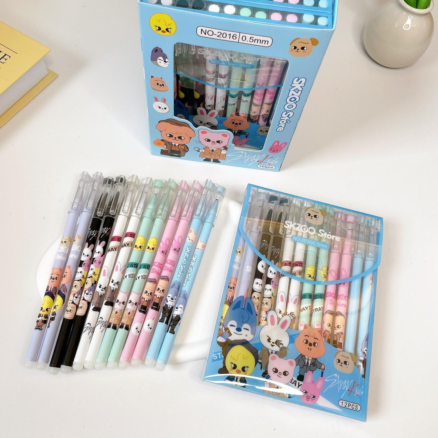 SKZOO STRAY KIDS 12 COLORED GEL PENS ERASABLE