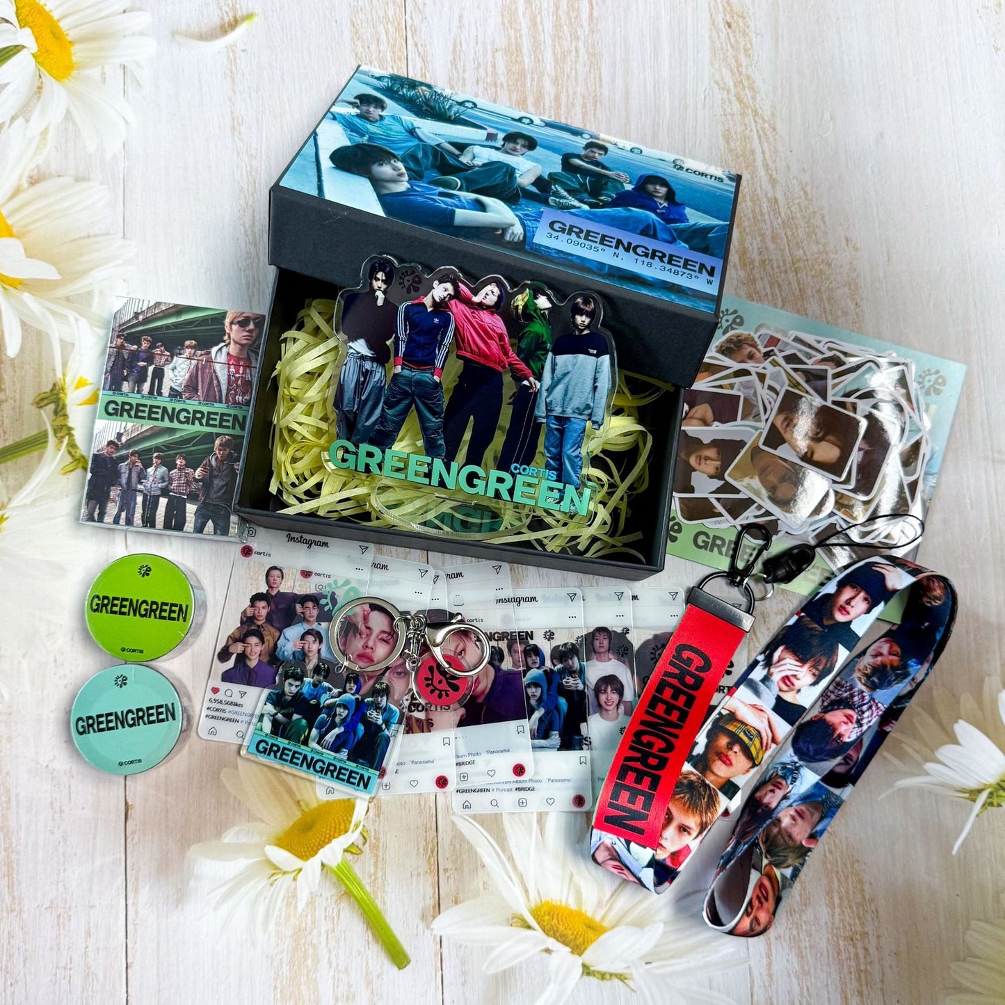 CORTIS GREENGREEN WITH 175 PIECES (GIFT BOX WITH/ VARIOUS ITEMS!✨)